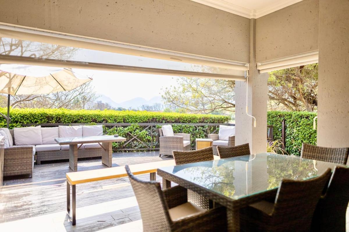 Modern Large 5 Bedroom Villa In Pecanwood Golf Estate Hartbeespoort Exterior photo